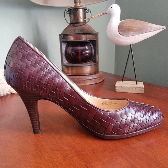 Cole Haan Mahogany Woven Leather 3.5"  Wood Stacked Heels Size 10B - Picture 8 of 16